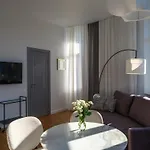 Miro Rooms Center - Quiet Chic, Self Check-In